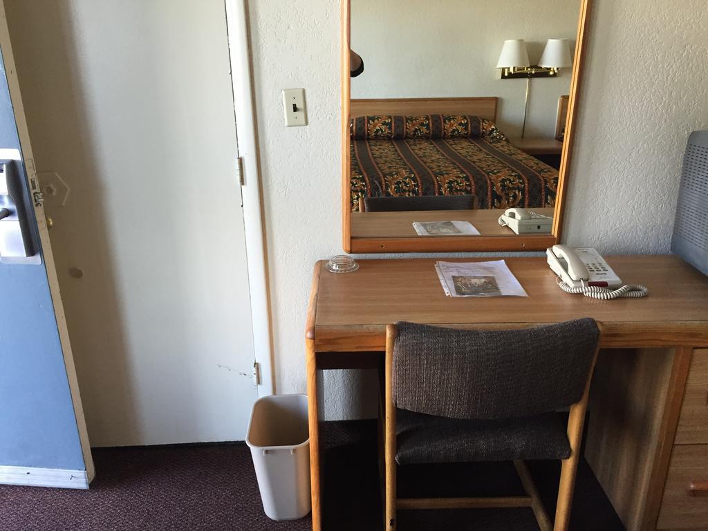 Ez 8 Motel Airporter Phoenix Szoba fotó